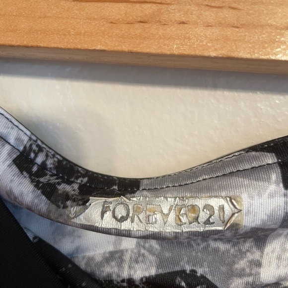 𝅺forever 21 Sports Bottoms - Picture 4 of 9